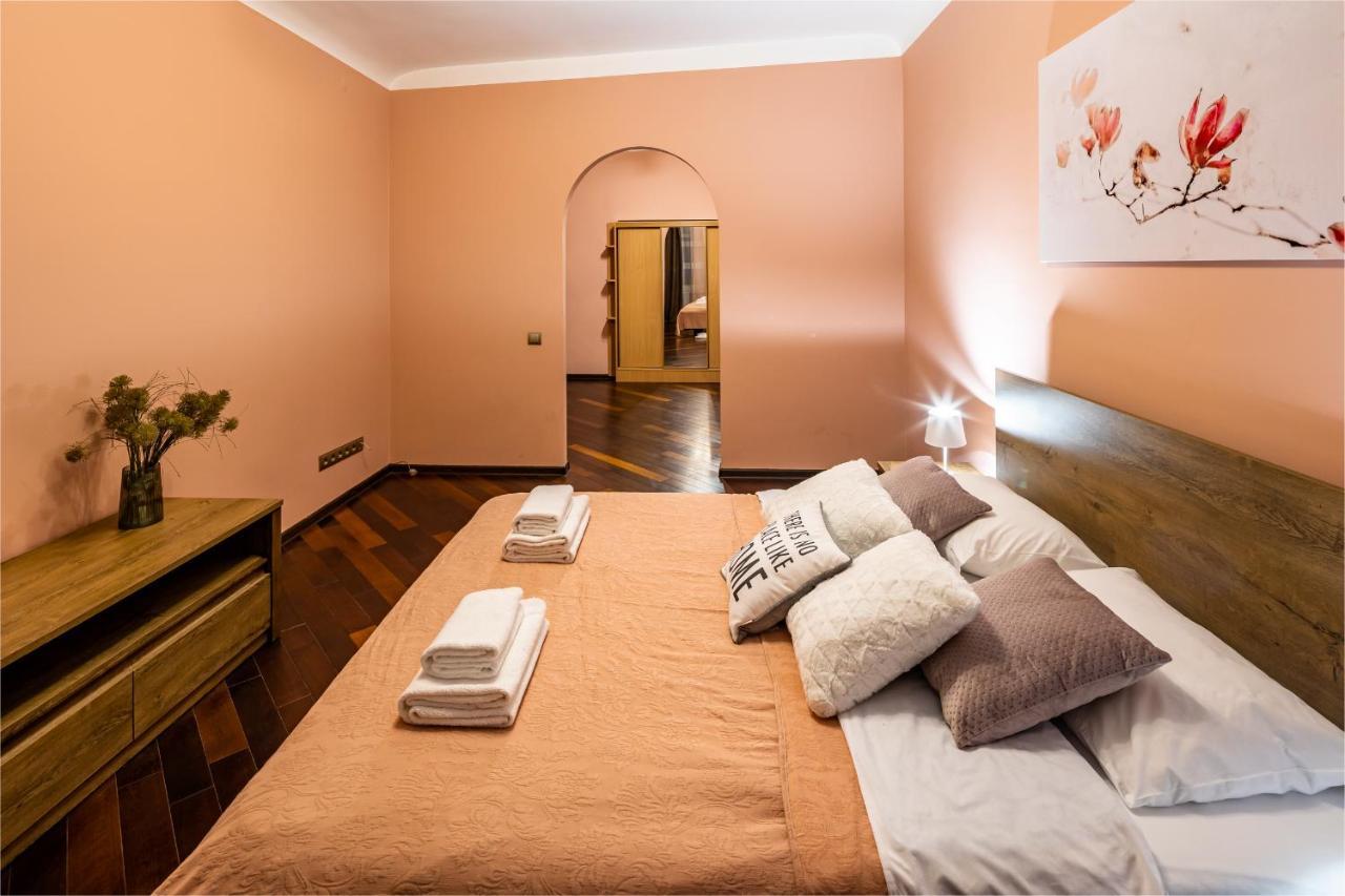 The Main Square! 2 Separated Bedrooms, Balcony Lvov Exteriér fotografie