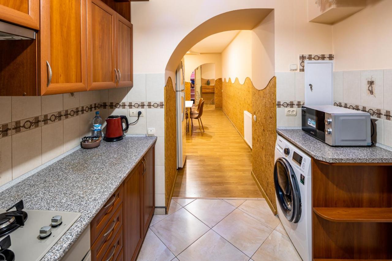The Main Square! 2 Separated Bedrooms, Balcony Lvov Exteriér fotografie